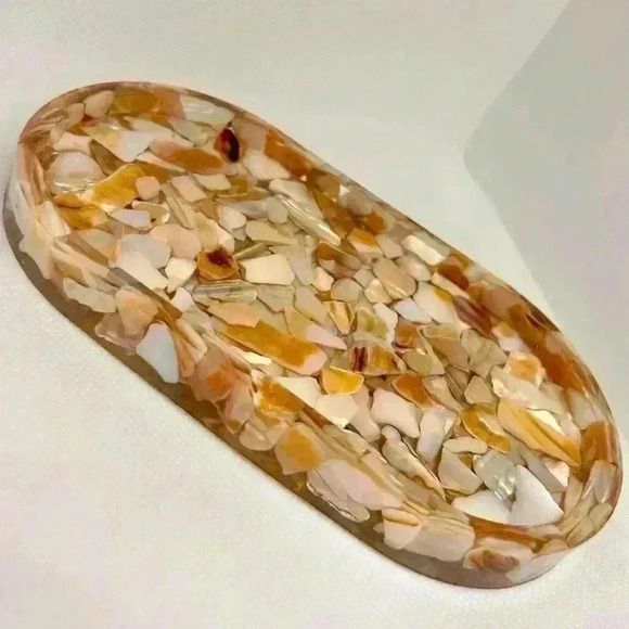 Hand Crafted Resin Seashell Trinket Tray - Picture 1 of 2